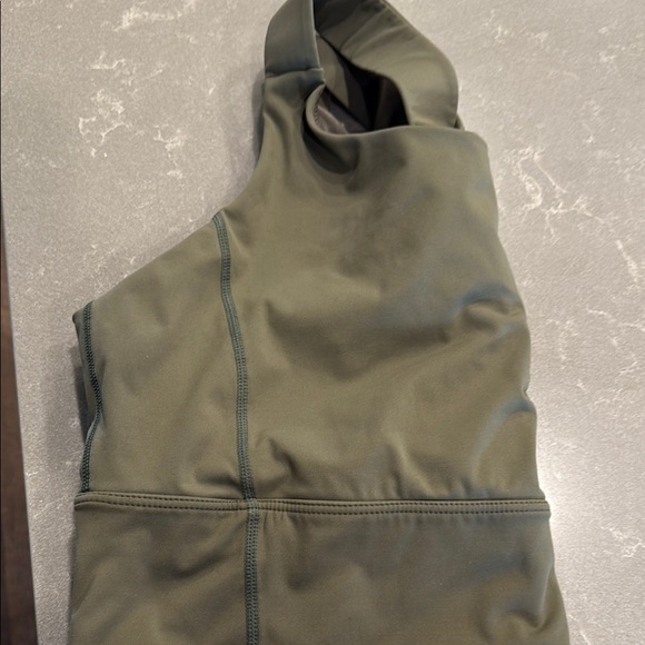 Glyder Green Sports Bra for Intense Workouts - Picture 4 of 4